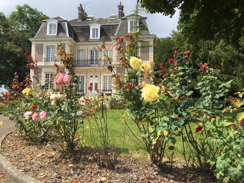 Chateau D'Avesnes - Le Castelet Esterno foto