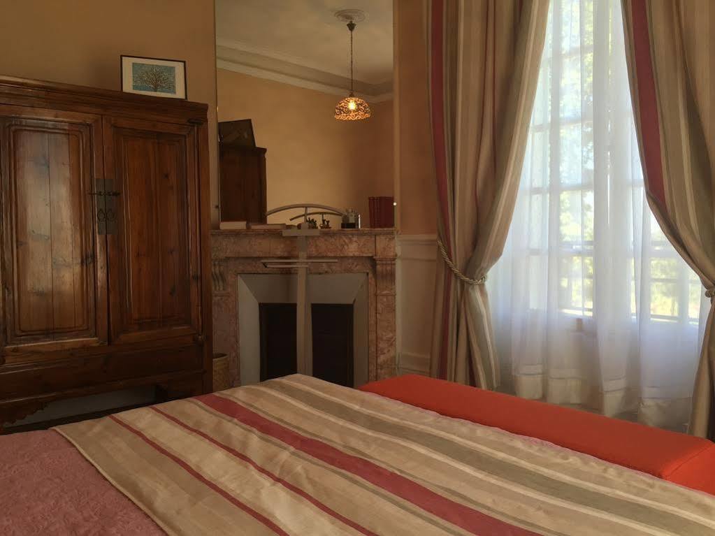 Chateau D'Avesnes - Le Castelet Esterno foto