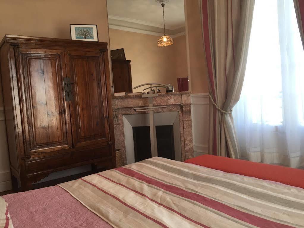 Chateau D'Avesnes - Le Castelet Esterno foto