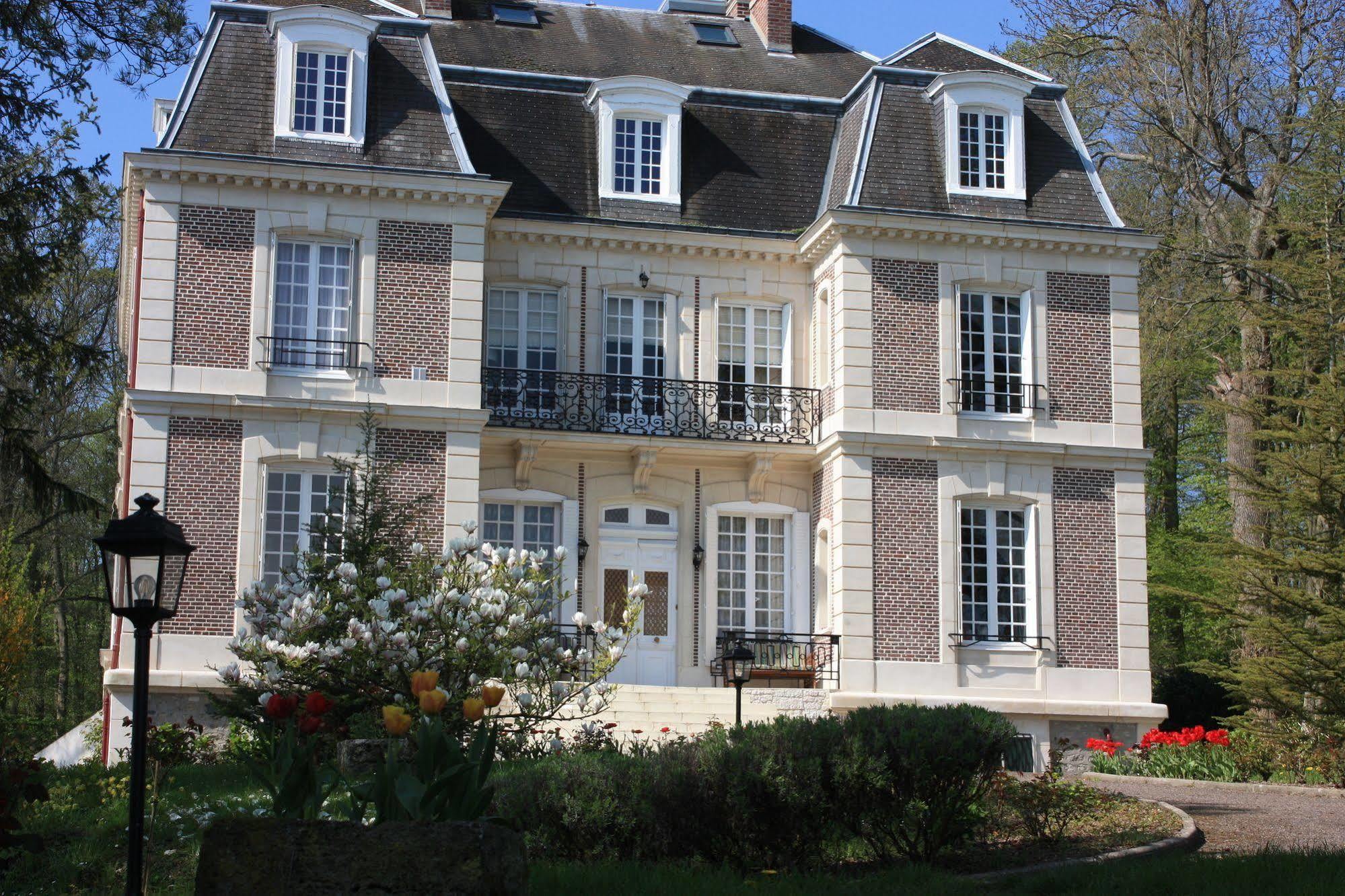 Chateau D'Avesnes - Le Castelet Esterno foto