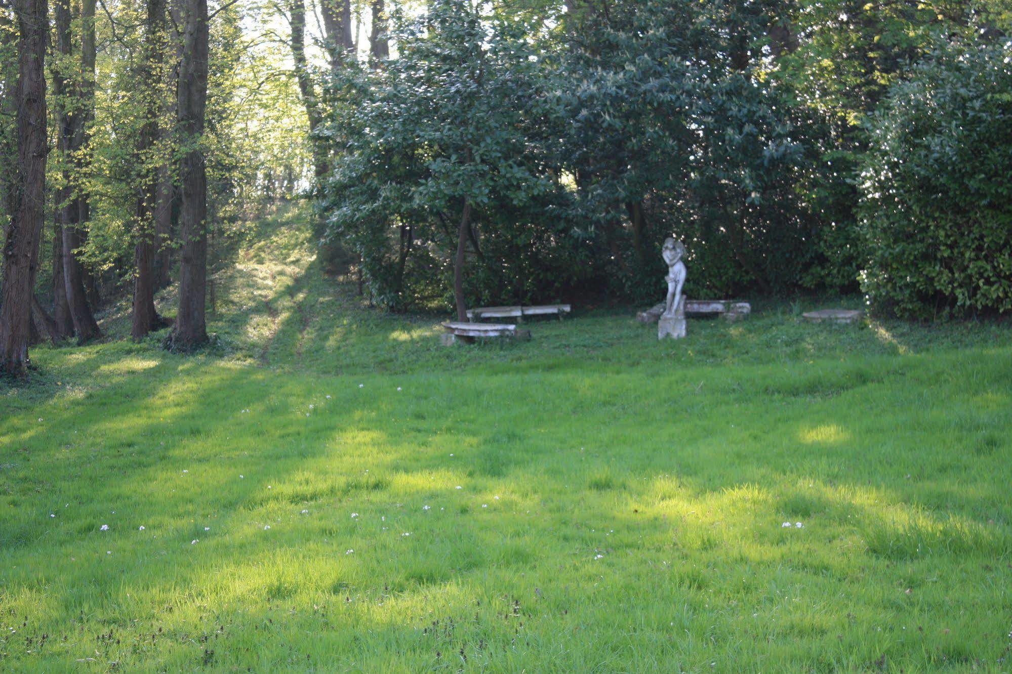 Chateau D'Avesnes - Le Castelet Esterno foto