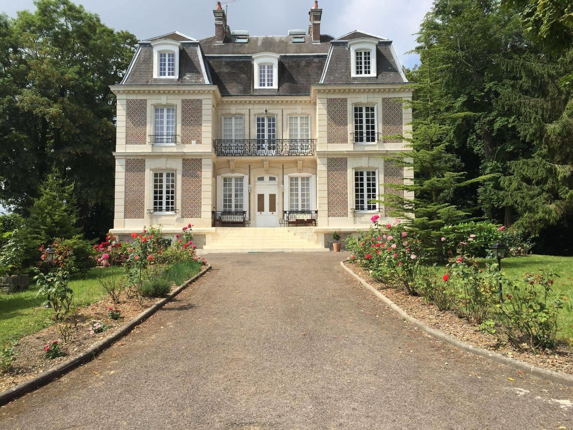 Chateau D'Avesnes - Le Castelet Esterno foto