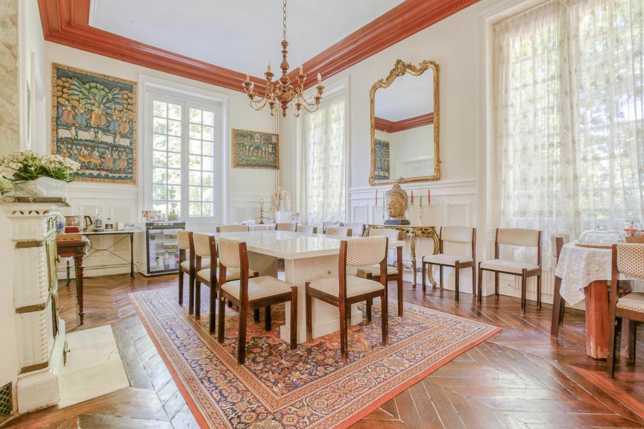 Chateau D'Avesnes - Le Castelet Esterno foto